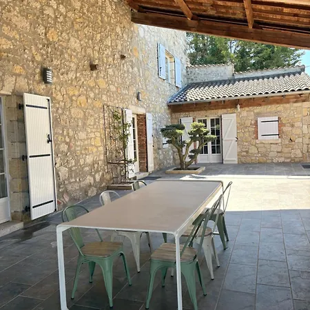 Domaine Des Acacias Holiday home Clermont-Dessus
