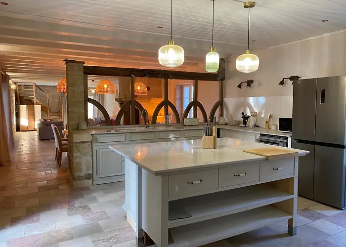 Domaine Des Acacias Holiday home Clermont-Dessous